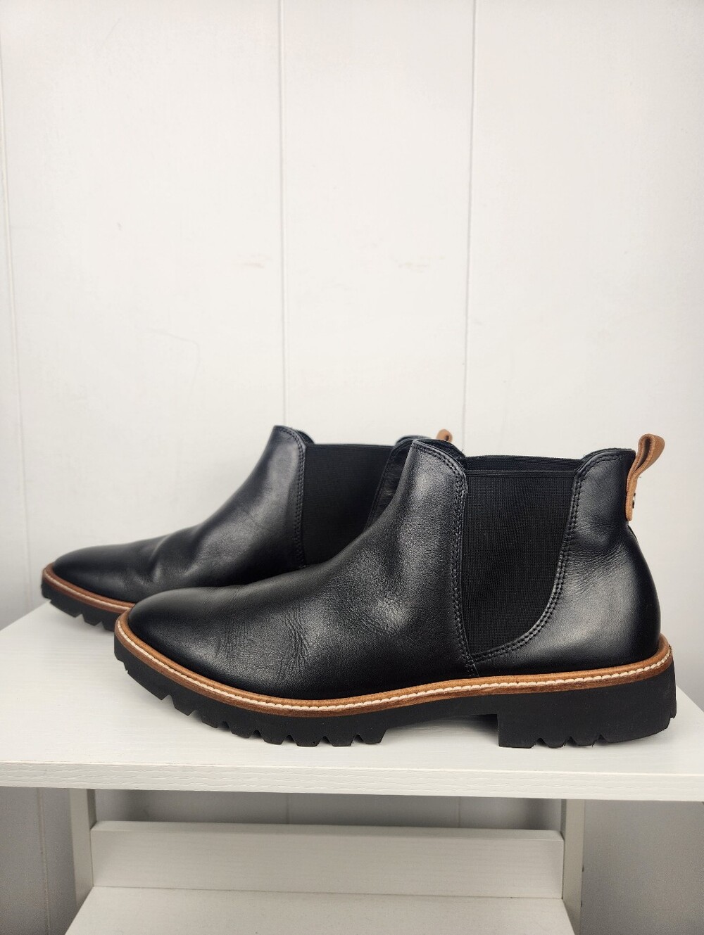 ECCO Danish Design Chelsea Boots Womens 8 Black Leather Ankle Slip-On Bootie
